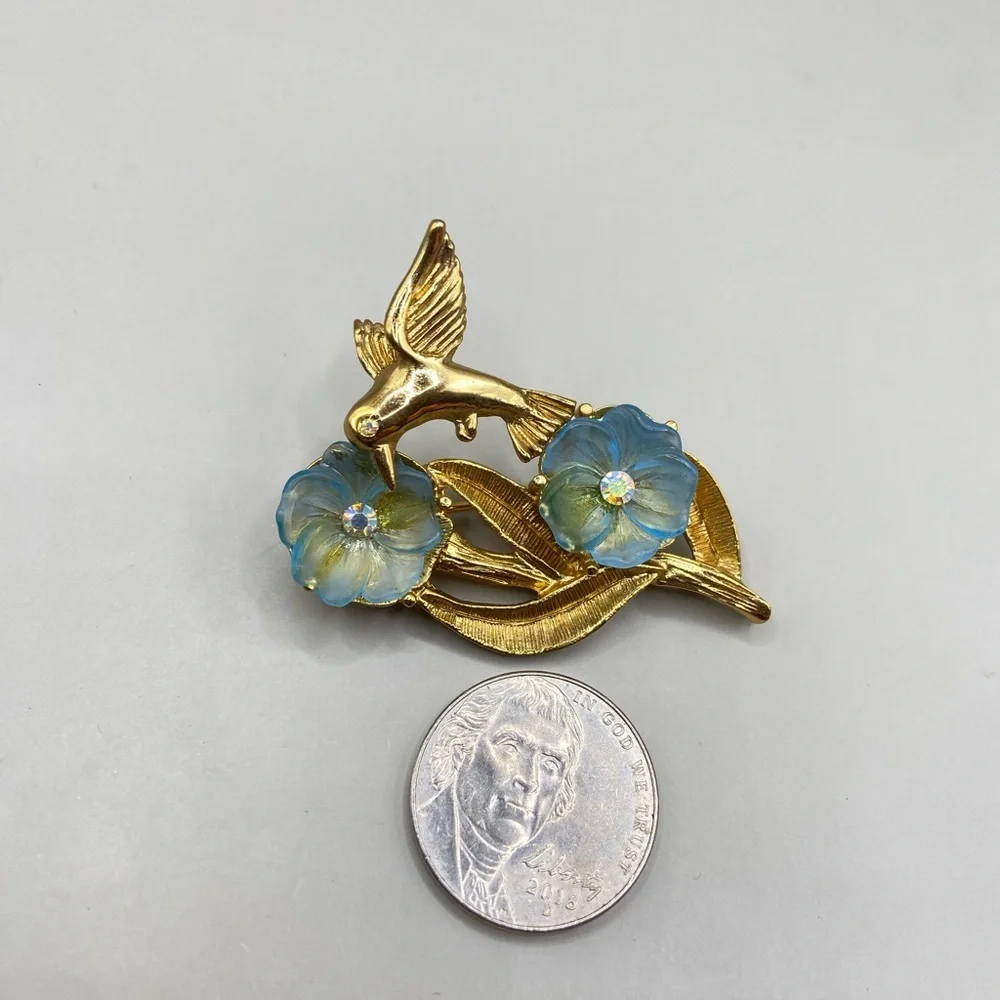 Vintage Gold Tone Hummingbird Flower Brooch